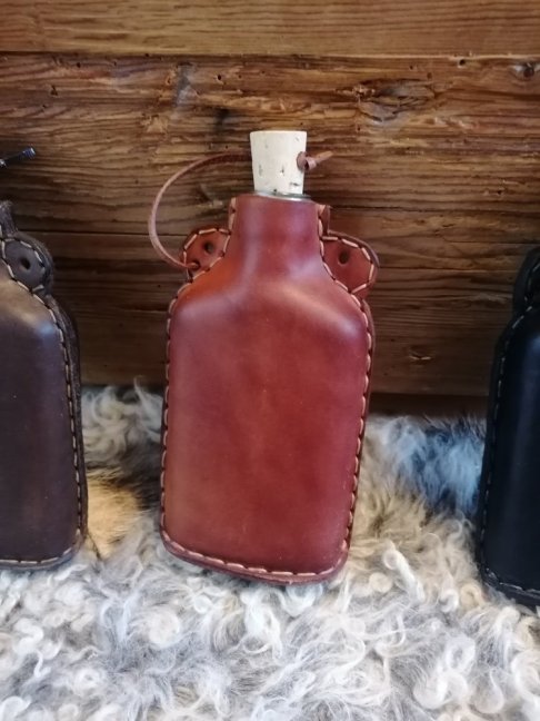 Skleněná obšívaná lahev 200 ml - Barva: Tmavě hnědá