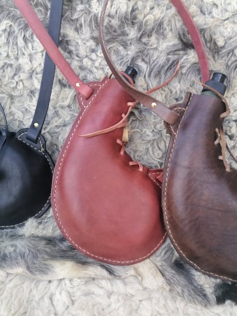 Plastová čutora - Bota 0,75l - Barva: Červenohnědá
