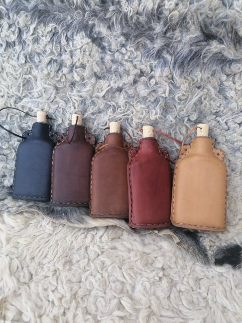 Skleněná obšívaná lahev 200 ml - Barva: Tmavě hnědá