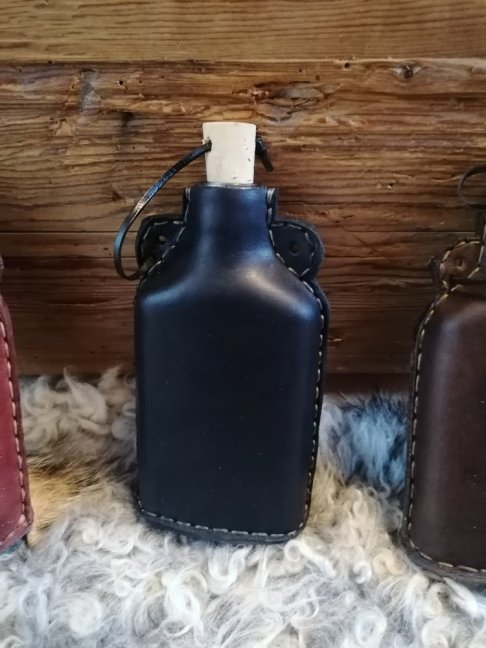 Skleněná obšívaná lahev 200 ml - Barva: Tmavě hnědá