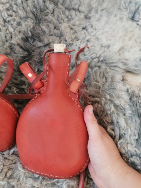 Skleněná obšívaná lahev 750 ml - Barva: Žlutá